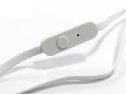 HTC 39H00004 Original Stereo Headset Plus Music Controls - Pearl White